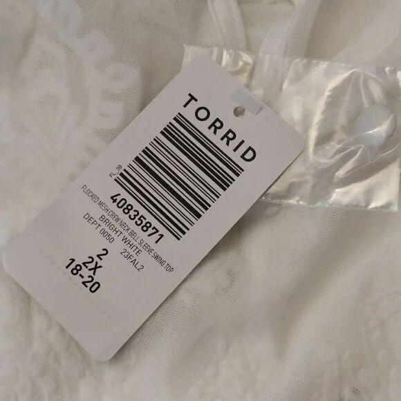 Torrid White Flocked Mesh Crew Neck Bell Sleeve Swing Top Plussize 2X NWT - Picture 12 of 14